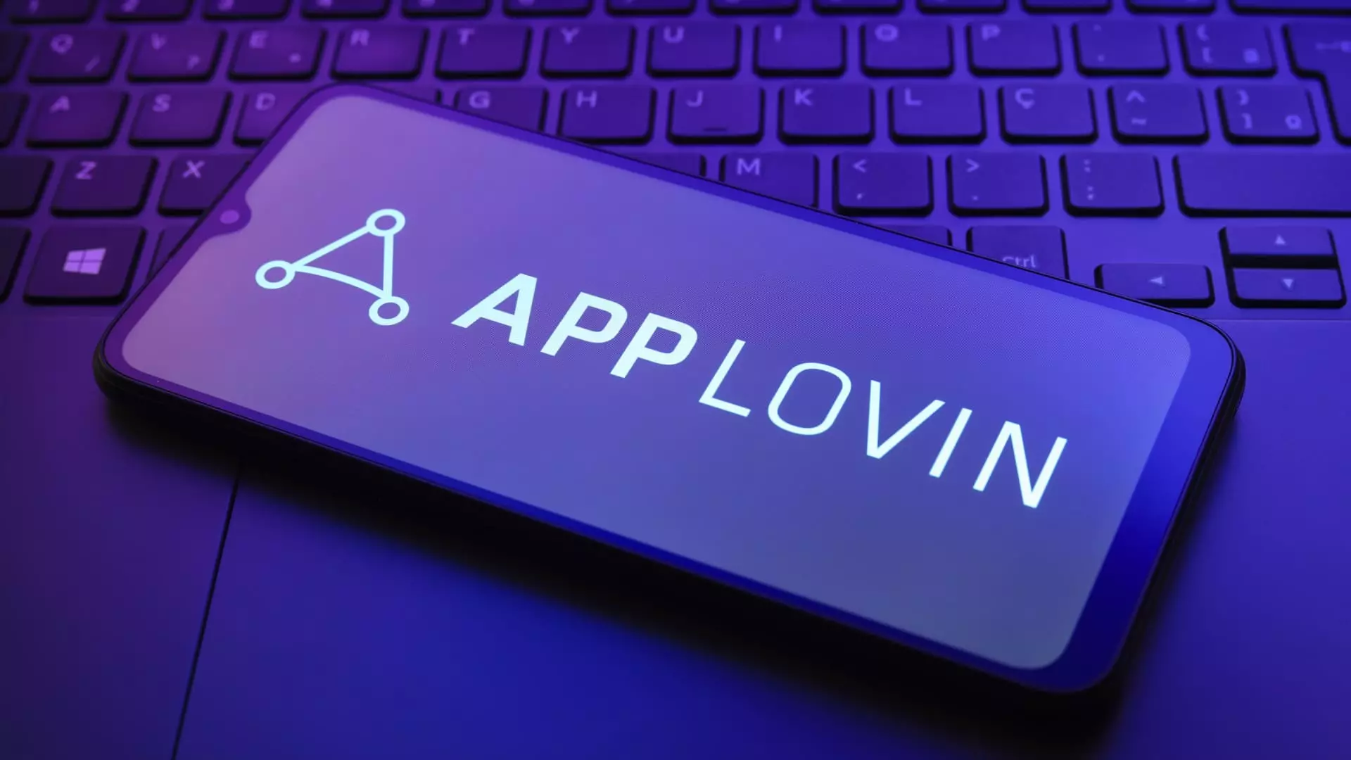 AppLovin’s Turnaround: Why Wells Fargo Sees 33% Upside Amid Controversy