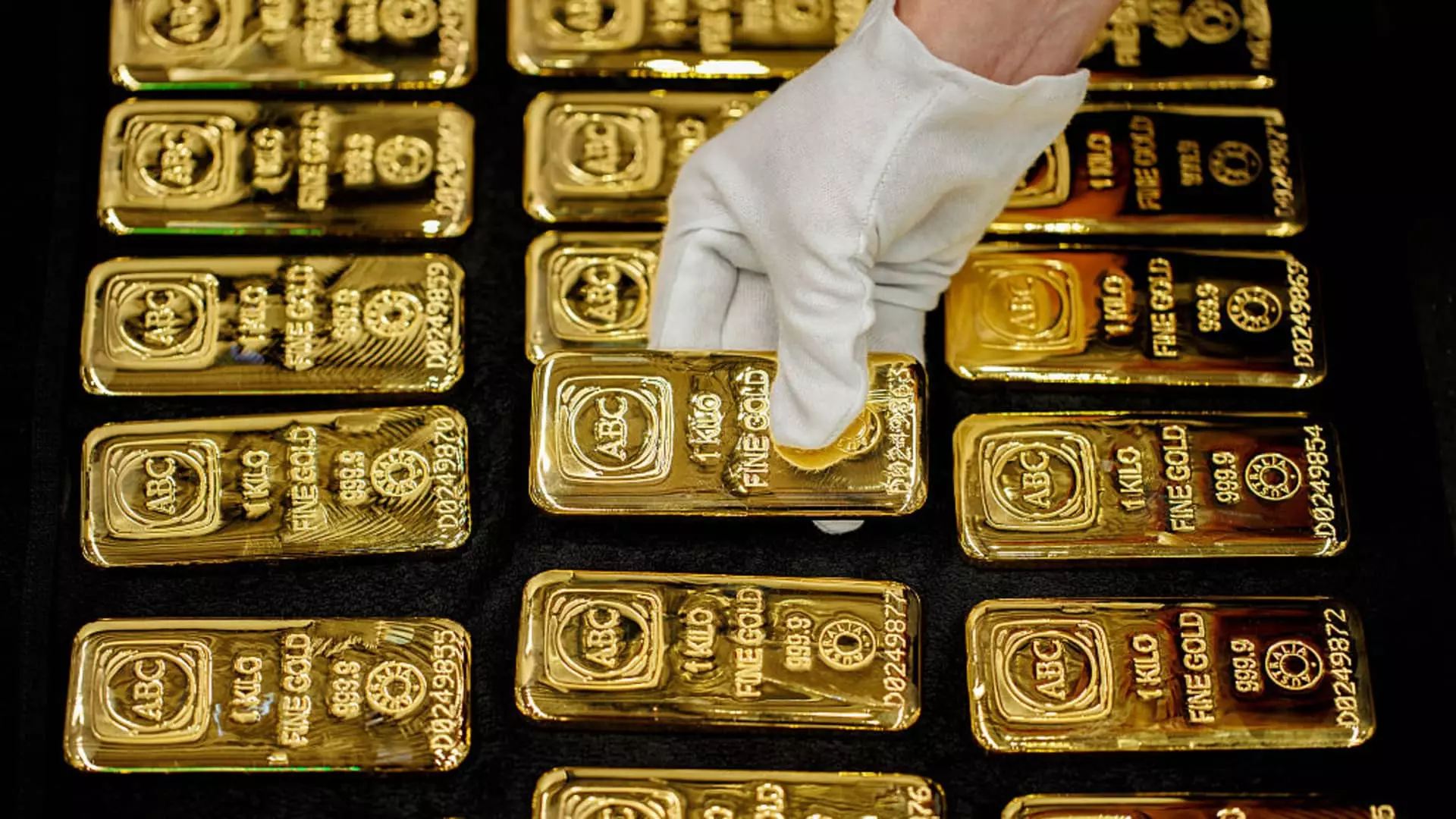 37% of Americans are Wrong: Why Gold and Real Estate Aren’t the Best Investments