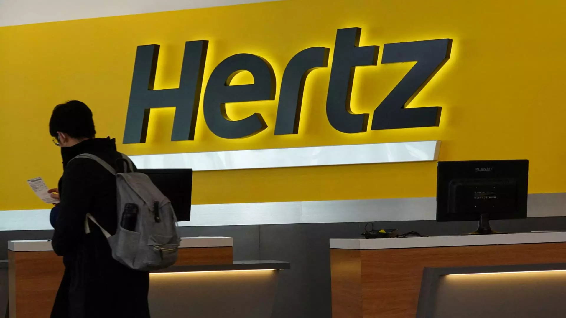 Hertz’s Turbulent 2023: A 250 Million Dollar Gamble and 20% Drop